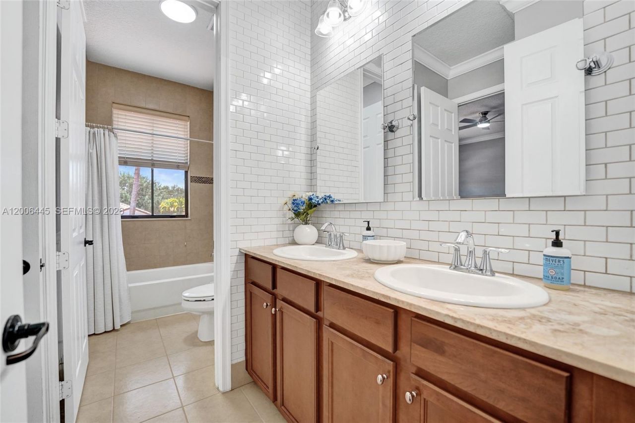 3701 NW 85th Ter , Cooper City, FL 33024 Photo
