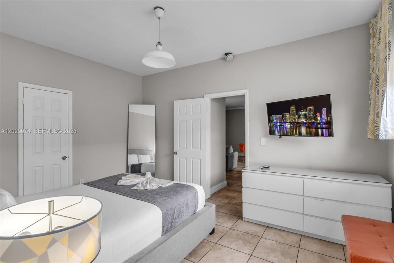 8100 Harding Ave , Unit 503, Miami Beach, FL 33141 Photo