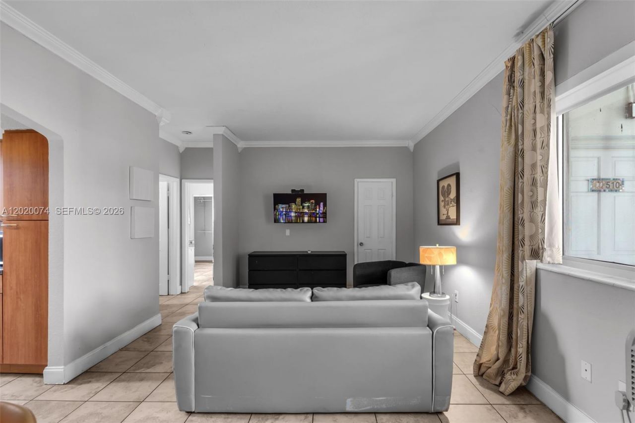 8100 Harding Ave , Unit 503, Miami Beach, FL 33141 Photo