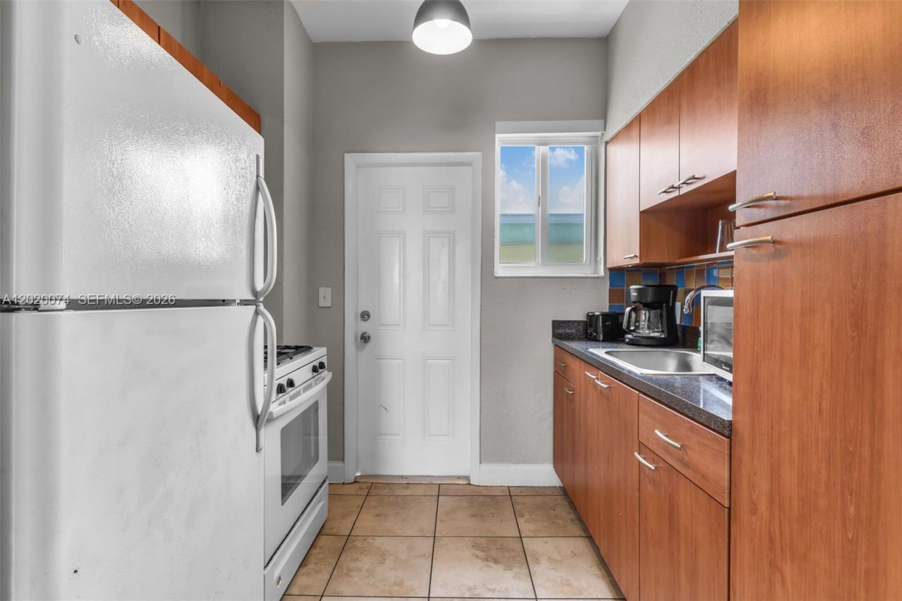 8100 Harding Ave , Unit 503, Miami Beach, FL 33141 Photo
