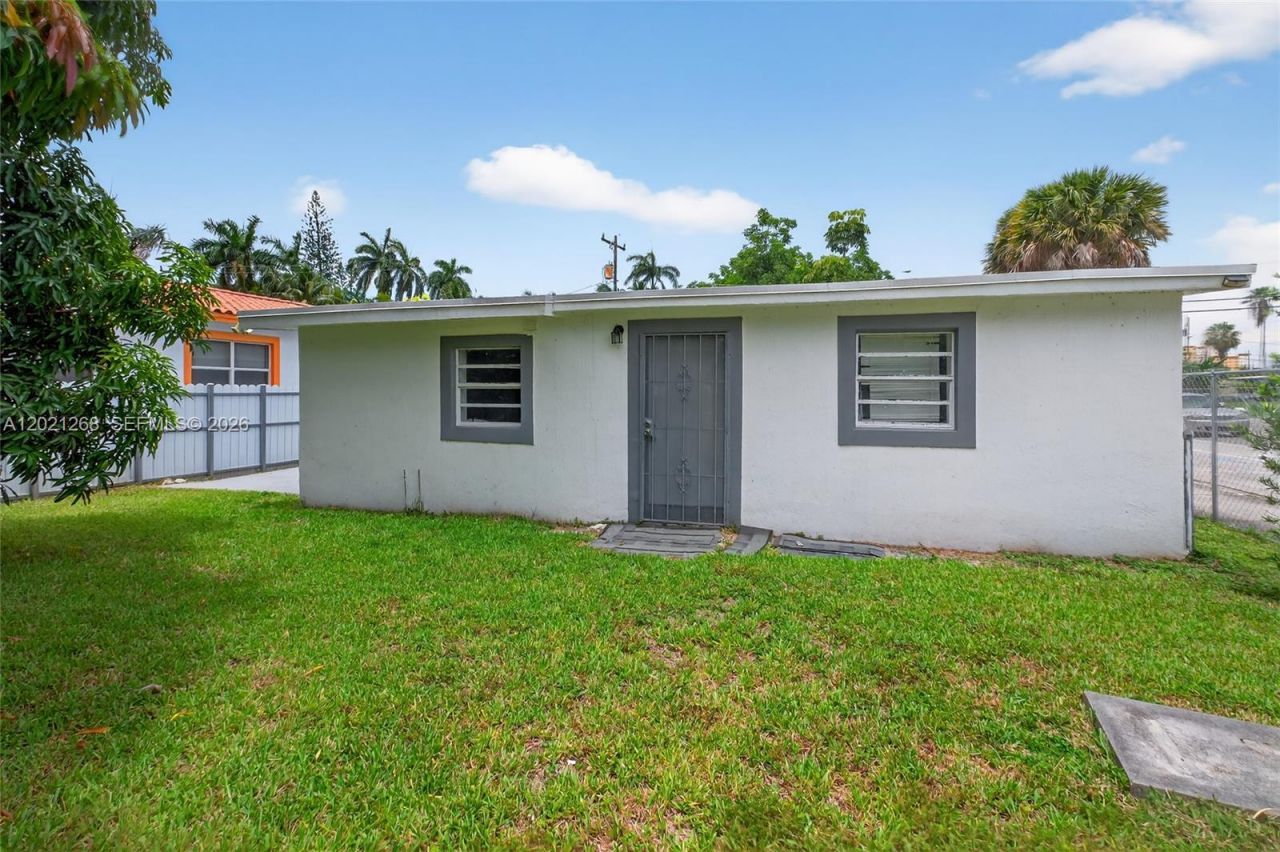 8224 NW 1st Pl , Miami, FL 33150 Photo