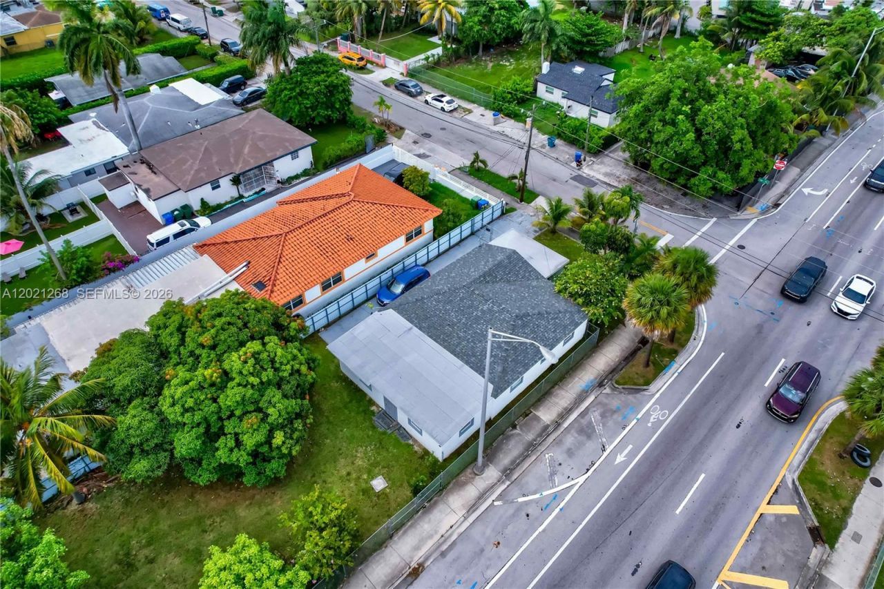 8224 NW 1st Pl , Miami, FL 33150 Photo