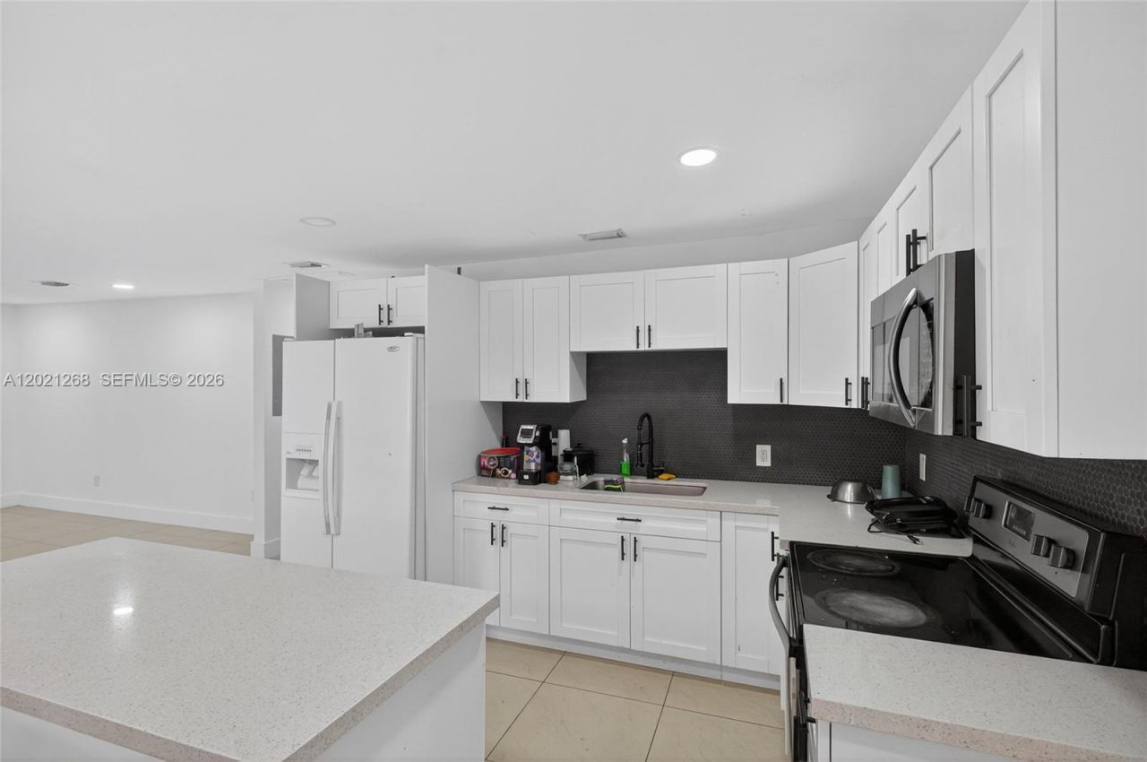 8224 NW 1st Pl , Miami, FL 33150 Photo