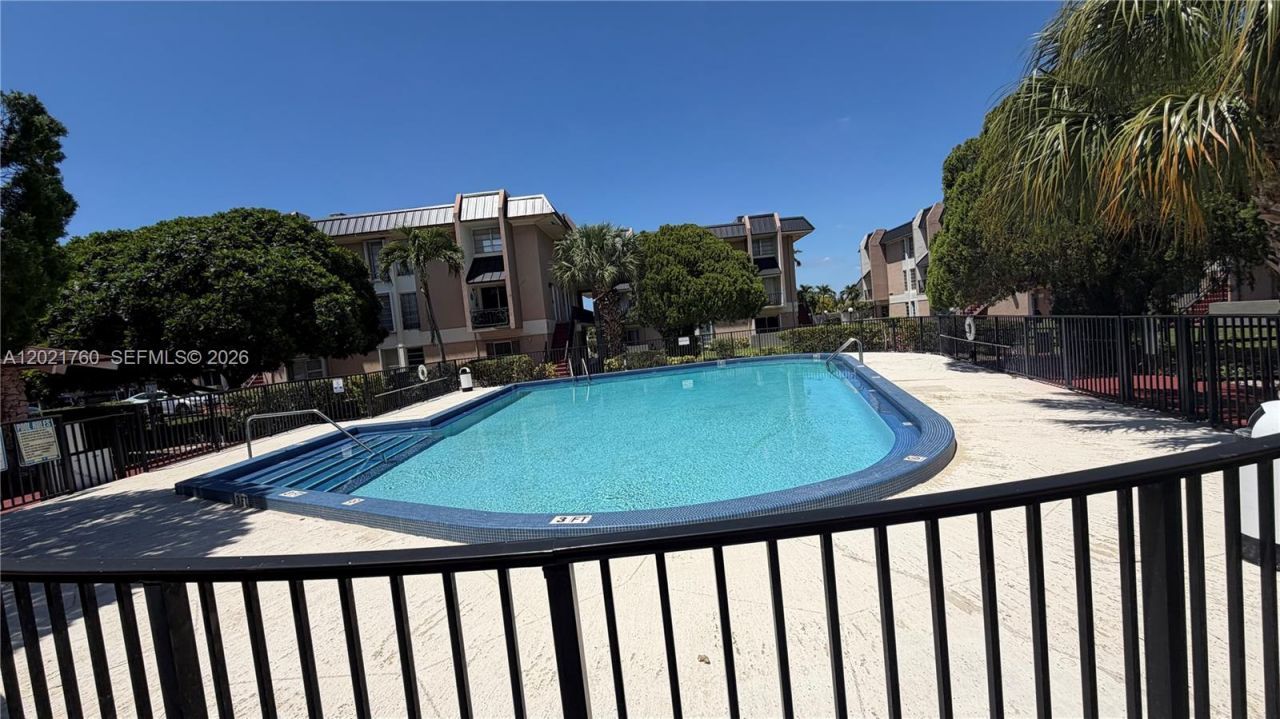 3901 SW 109th Ave , Unit 4, Miami, FL 33165 Photo