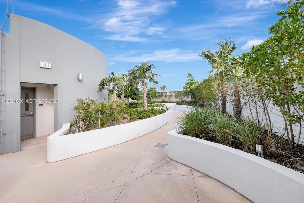 21290 Biscayne Blvd , Unit 210, Aventura, FL 33180 Photo