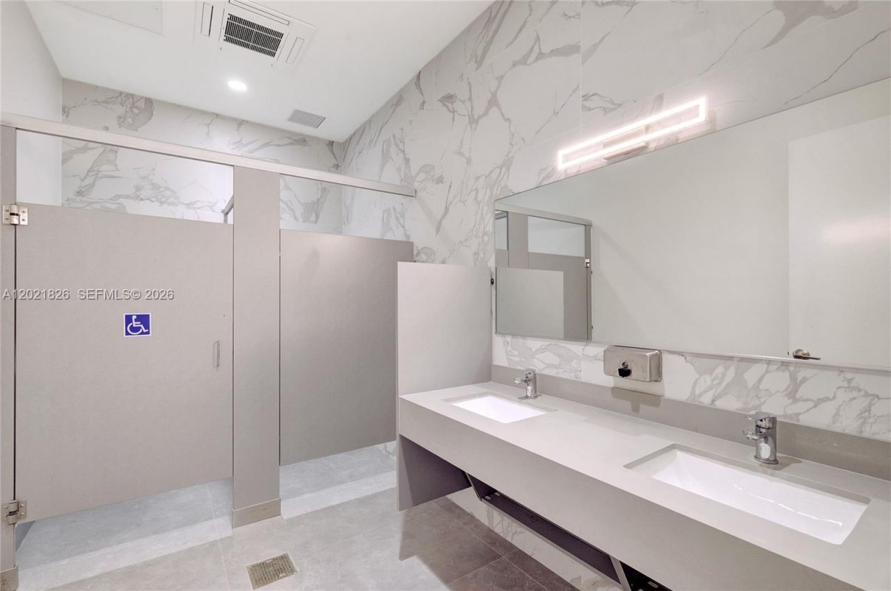 21290 Biscayne Blvd , Unit 210, Aventura, FL 33180 Photo