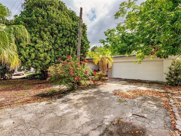 3905 SW 67th Ter, Miramar, FL 33023