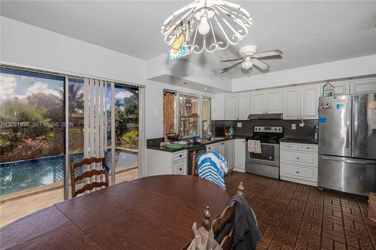 3905 SW 67th Ter, Miramar, FL 33023 Photo