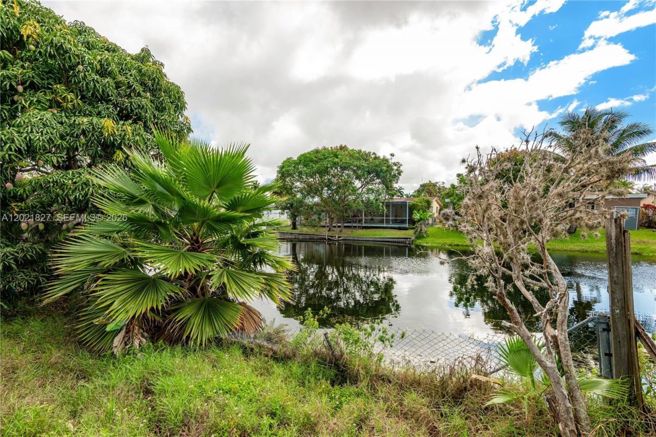 3905 SW 67th Ter, Miramar, FL 33023 Photo
