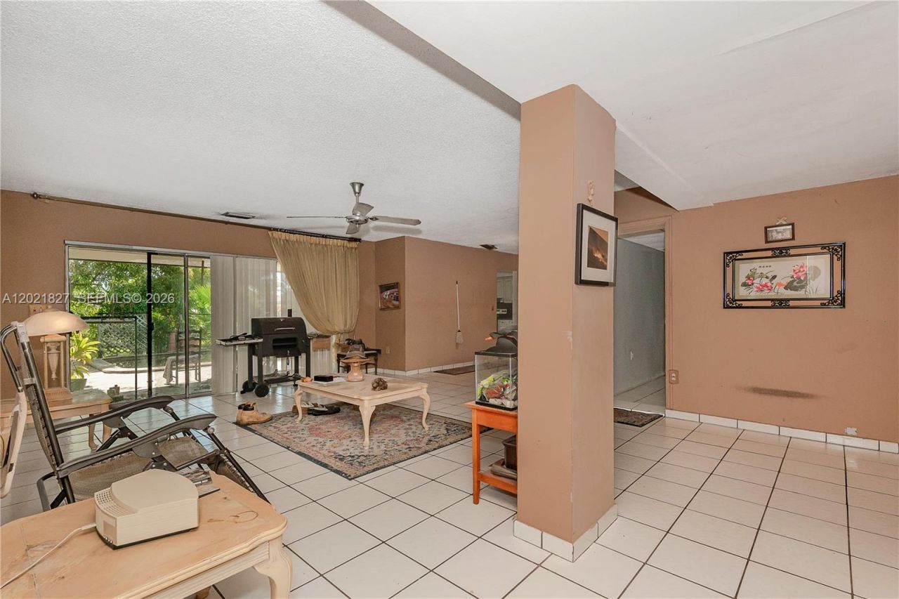 3905 SW 67th Ter, Miramar, FL 33023 Photo