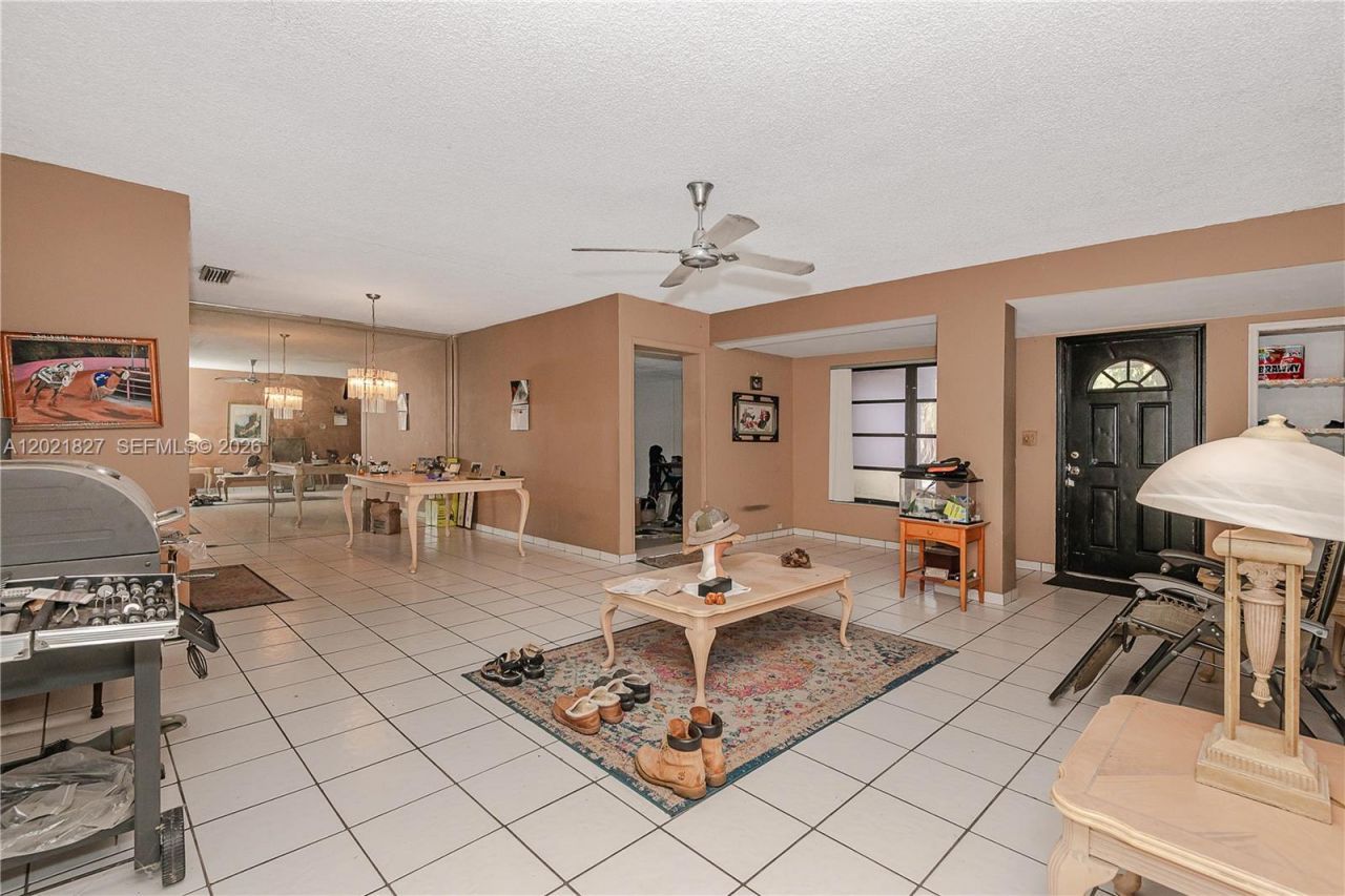 3905 SW 67th Ter, Miramar, FL 33023 Photo