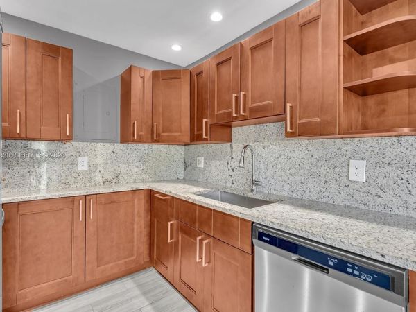 8911 NW 28th Dr , Unit B-32, Coral Springs, FL 33065