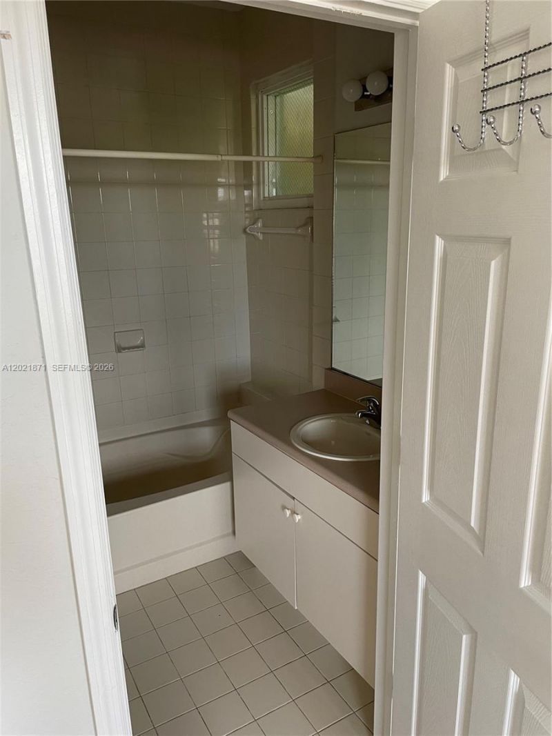 11102 NW 83rd St, Unit 201, Doral, FL 33178 Photo