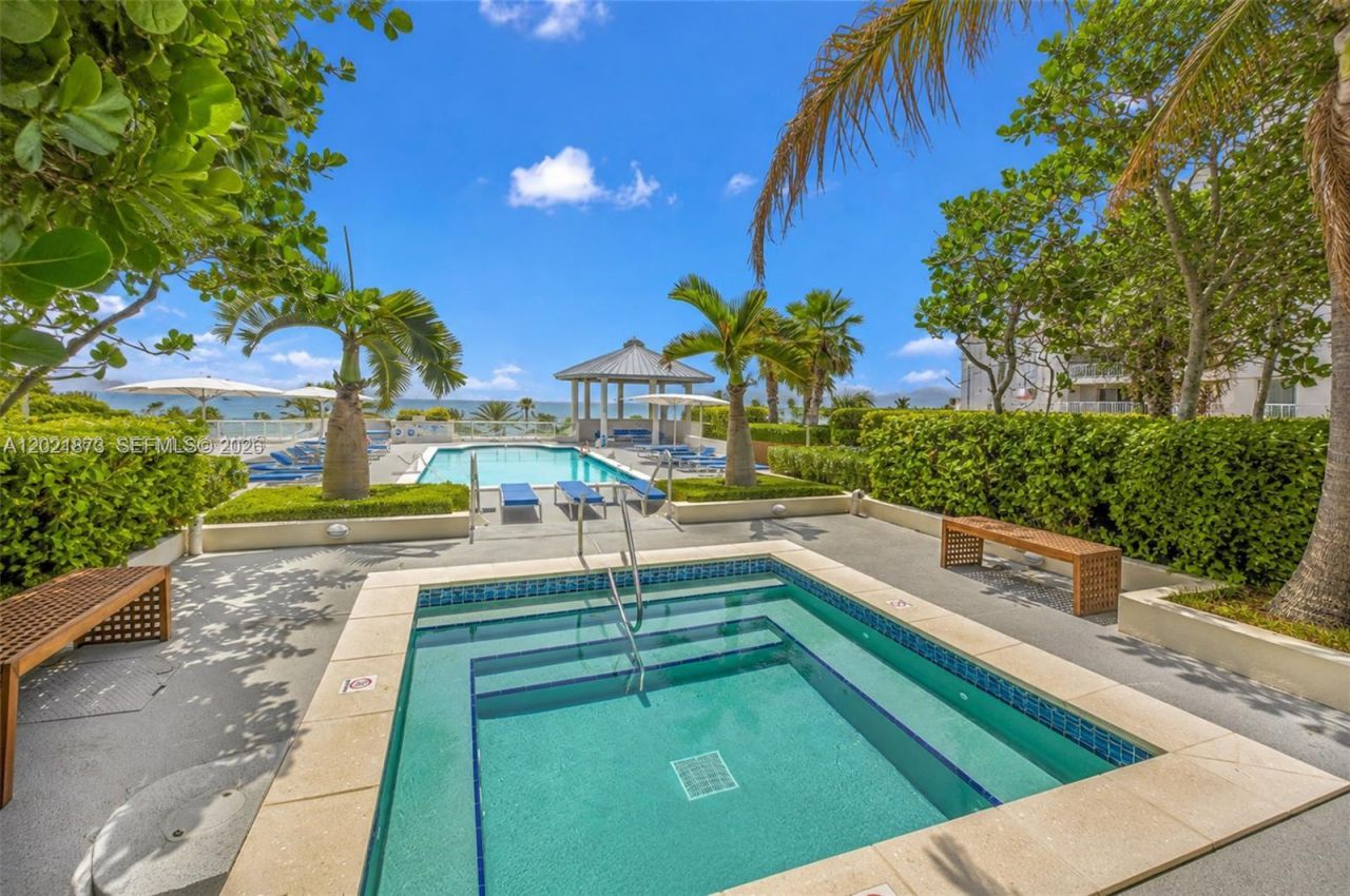 7330 Ocean Ter, Unit PH-D, Miami Beach, FL 33141 Photo