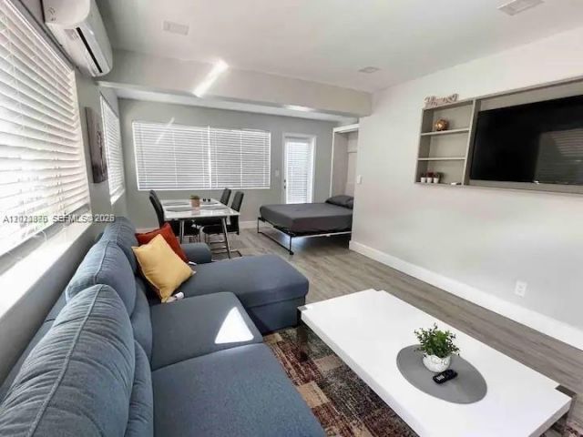 1925 Dewey St, Unit 1925, Hollywood, FL 33020 Photo