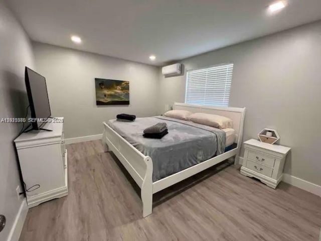 1925 Dewey St, Unit 1925, Hollywood, FL 33020 Photo
