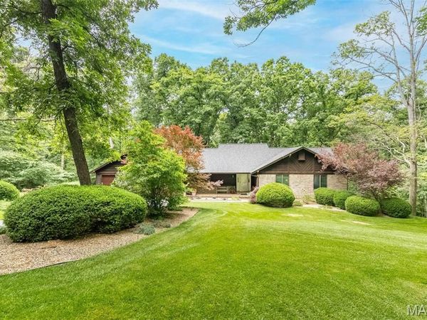 7 Walnut Ridge Court, Defiance, MO 63341
