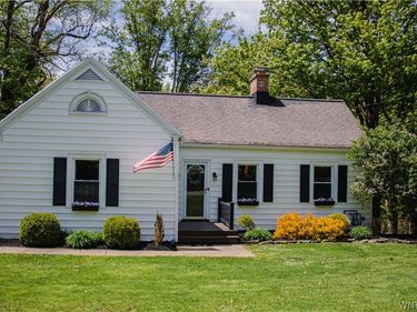 260 Girdle Road , East Aurora, NY 14052