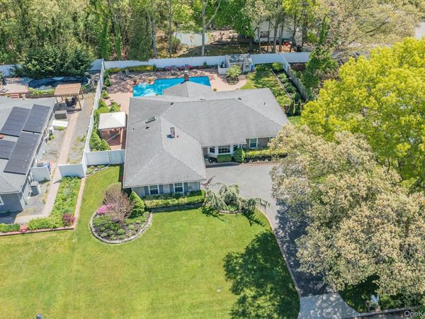 17 Priscilla Avenue , Holtsville, NY 11742