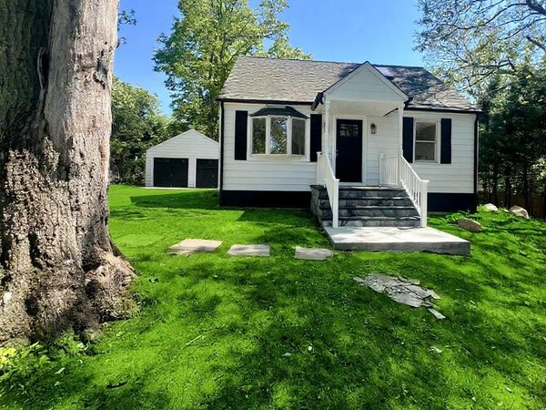 100 Maple Lane , Medford, NY 11763