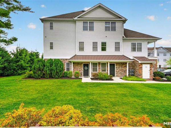 58 Elston Court, WANAQUE, NJ 07420