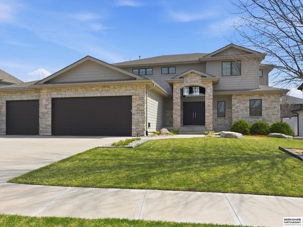 1901 S 220th Avenue , Elkhorn, NE 68022