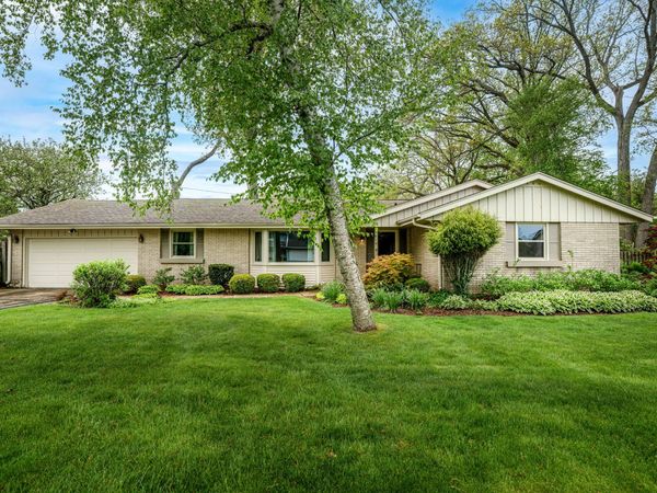 1613 September Dr, Caledonia, WI 53402