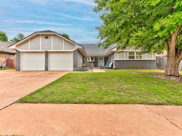 913 NE 4th Street, Moore, OK 73160