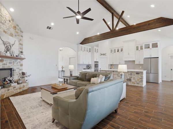133 Greg LN, Jarrell, TX 76537