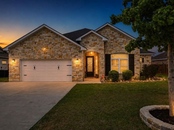 133 Greg LN, Jarrell, TX 76537