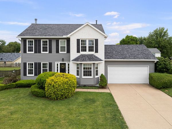 737 W 58th Street , Davenport, IA 52806