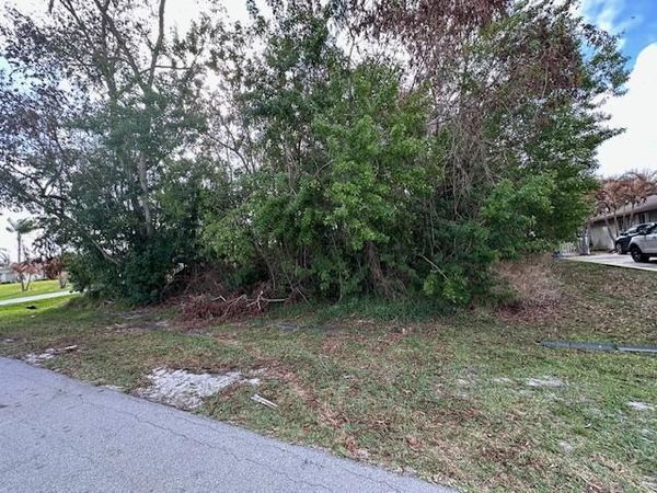 6864 NW Jorgensen Road, Port St. Lucie, FL 34983