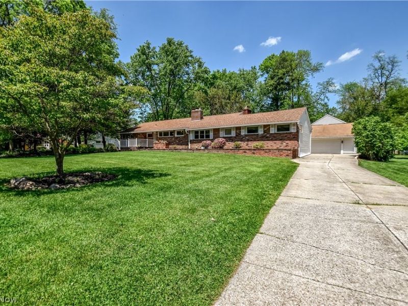 8905 Spring Valley Drive, Mentor, OH 44060 Photo 3