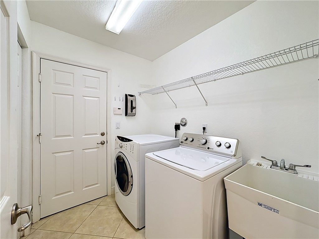 2045 Grey Falcon Circle Sw, Vero Beach, FL 32962 Photo