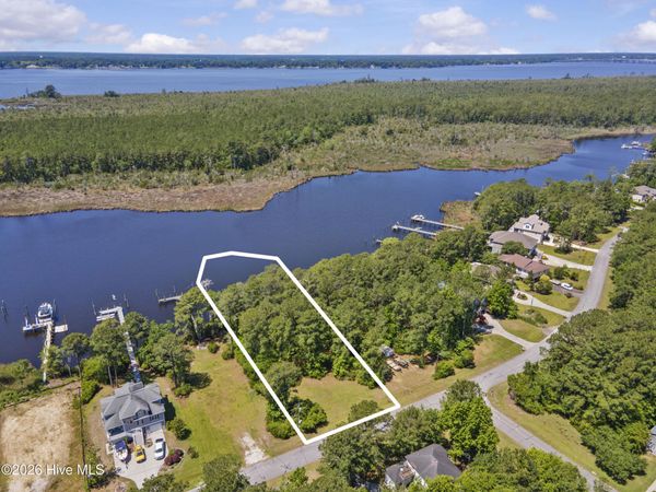5202 Bucco Reef Road , New Bern, NC 28560