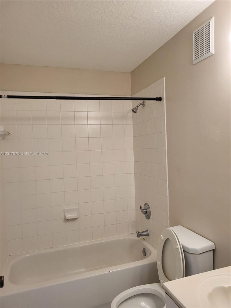 1270 SE 31st Ct , Unit 204-35, Homestead, FL 33035 Photo