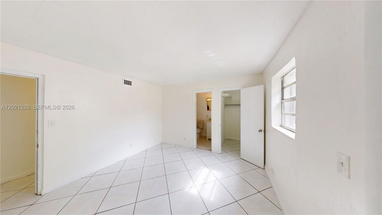 6842 SW 15th St , Unit 6842, Miami, FL 33144 Photo