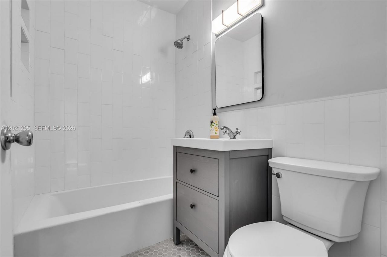 648 South Dr, Miami Springs, FL 33166 Photo