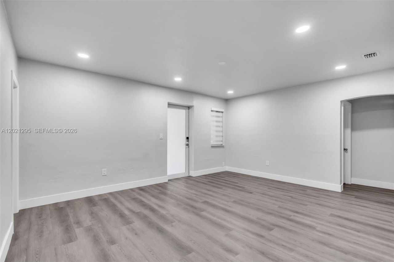 648 South Dr, Miami Springs, FL 33166 Photo