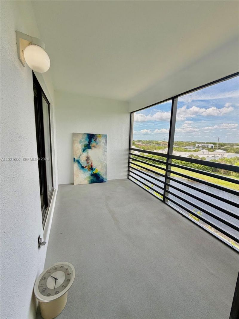 2322 S Cypress Bend Dr , Unit 708, Pompano Beach, FL 33069 Photo