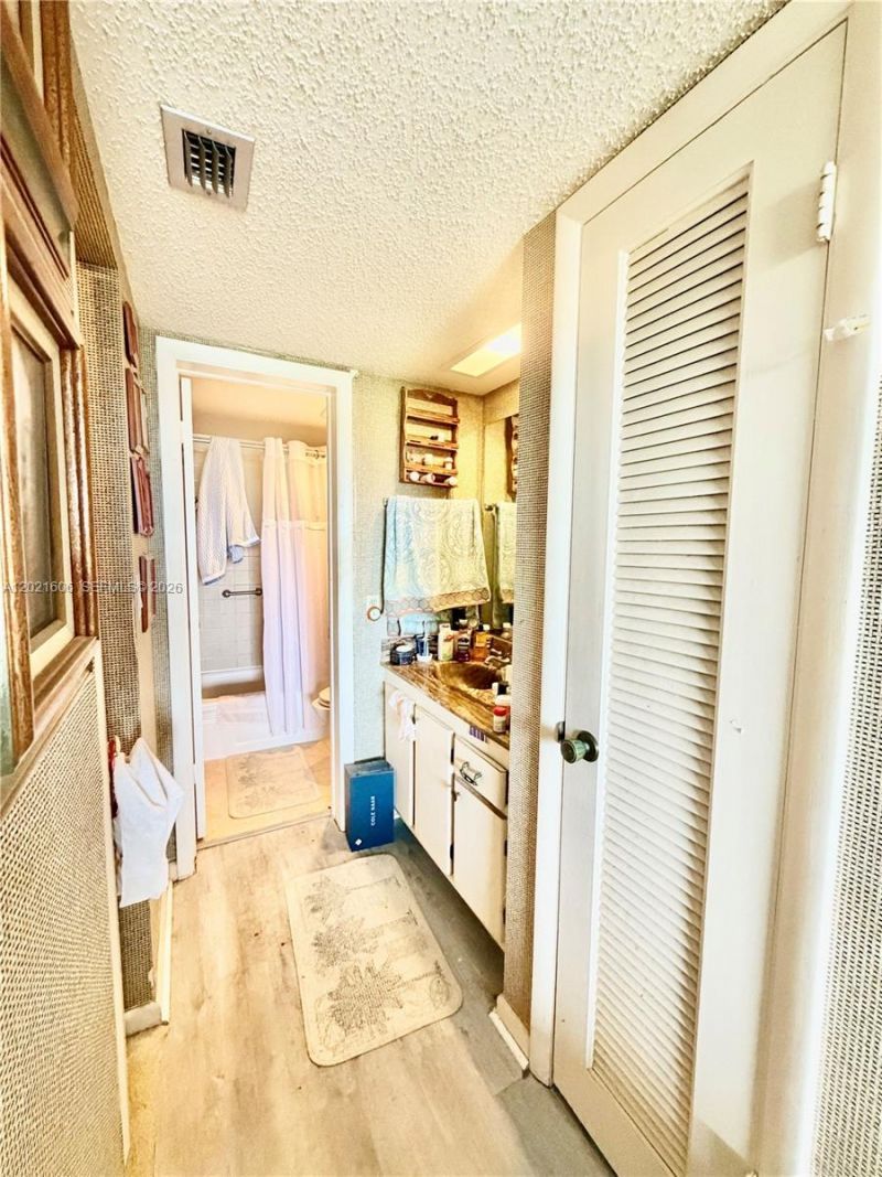 2322 S Cypress Bend Dr , Unit 708, Pompano Beach, FL 33069 Photo