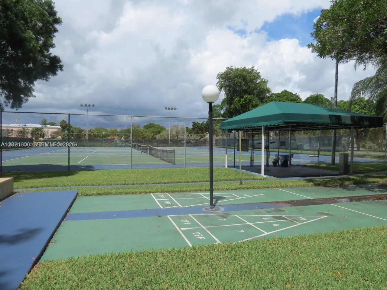 2322 S Cypress Bend Dr , Unit 708, Pompano Beach, FL 33069 Photo