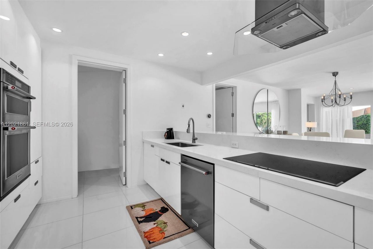 203 Ridgewood Rd , Coral Gables, FL 33133 Photo