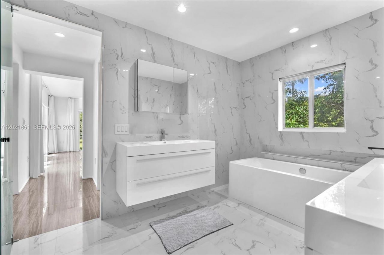 203 Ridgewood Rd , Coral Gables, FL 33133 Photo
