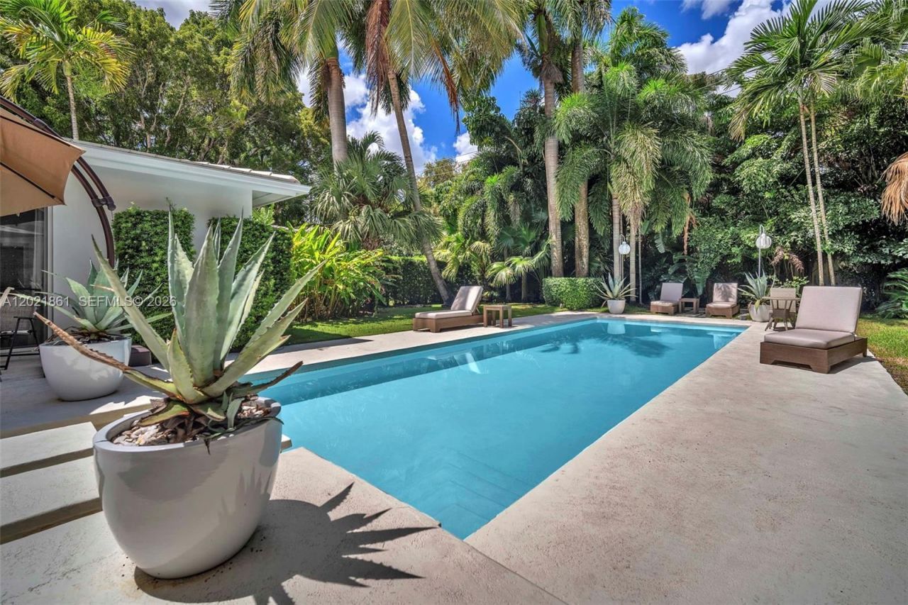 203 Ridgewood Rd , Coral Gables, FL 33133 Photo