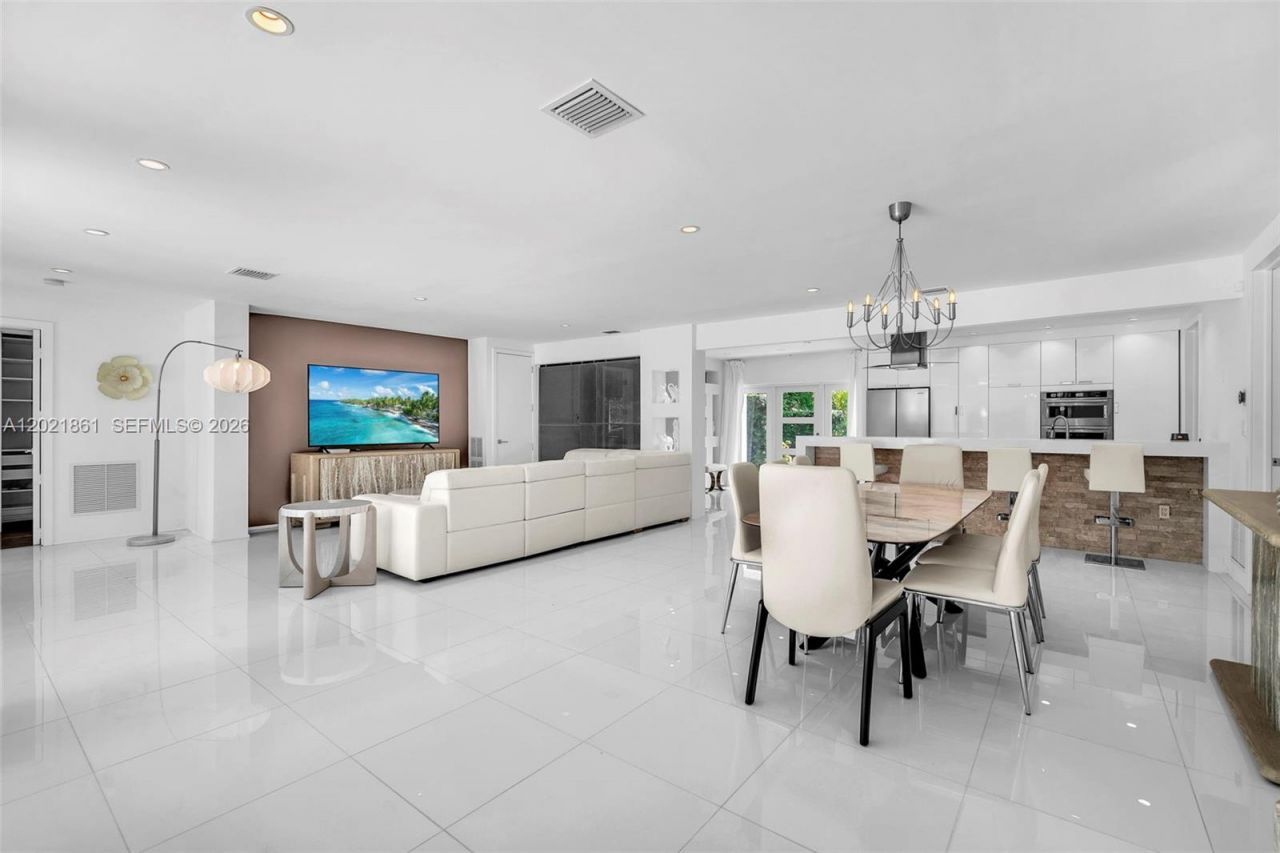 203 Ridgewood Rd , Coral Gables, FL 33133 Photo
