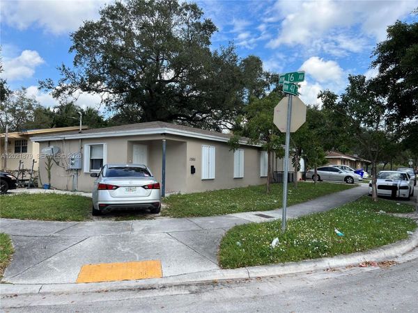 1565 NW 47th St , Miami, FL 33142