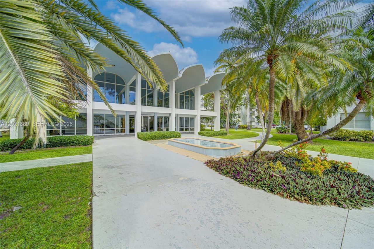 494 NW 165th St Rd , Unit C-205, Miami, FL 33169 Photo