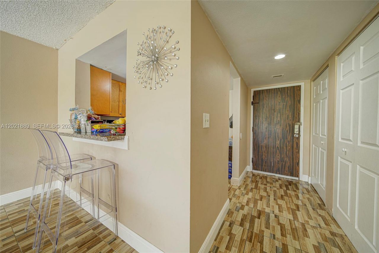 494 NW 165th St Rd , Unit C-205, Miami, FL 33169 Photo