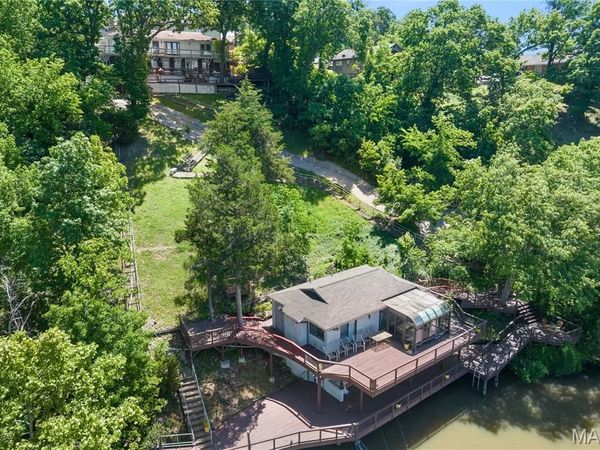 180 Borders Drive , Lake Ozark, MO 65049